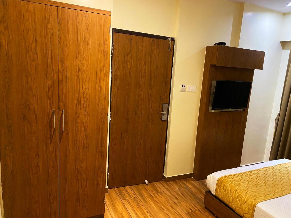 Hotel Pearl'S Bkc Inn- Near Trade Centre, Visa Consulate มุมไบ ภายนอก รูปภาพ