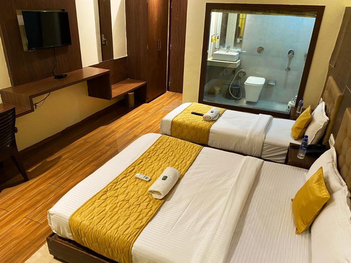 Hotel Pearl'S Bkc Inn- Near Trade Centre, Visa Consulate มุมไบ ภายนอก รูปภาพ
