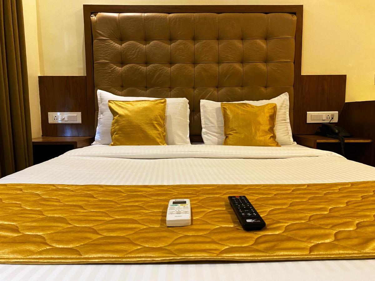 Hotel Pearl'S Bkc Inn- Near Trade Centre, Visa Consulate มุมไบ ภายนอก รูปภาพ