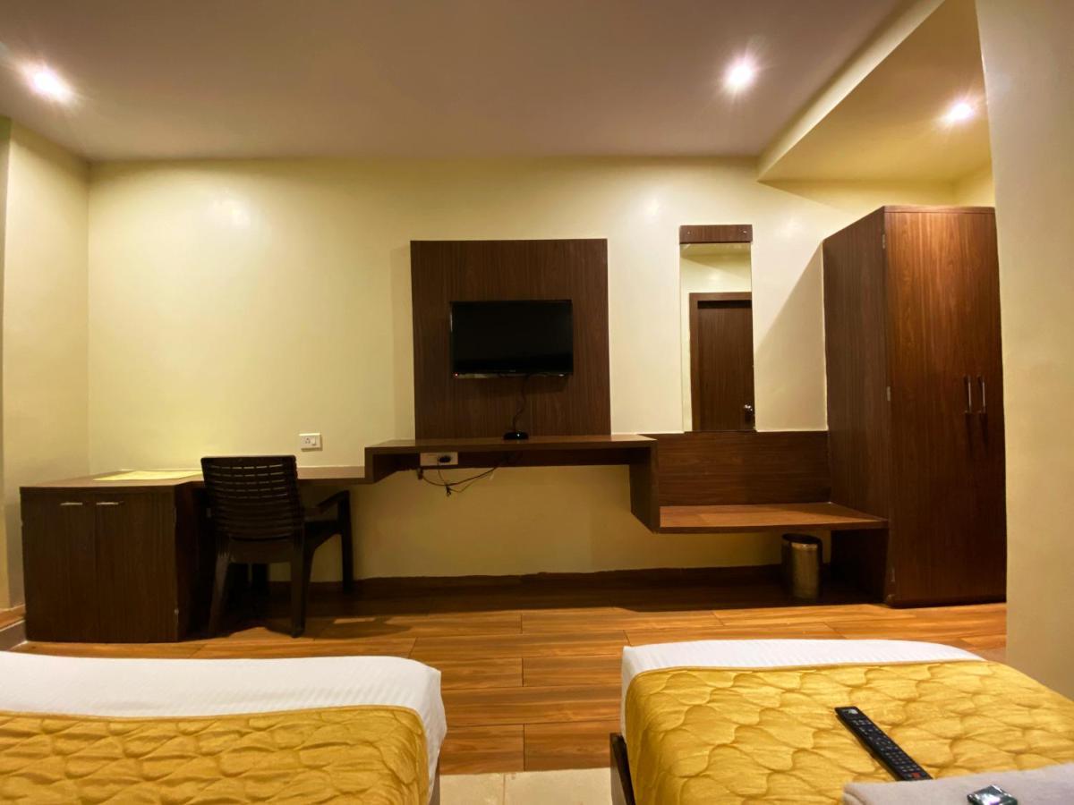 Hotel Pearl'S Bkc Inn- Near Trade Centre, Visa Consulate มุมไบ ภายนอก รูปภาพ